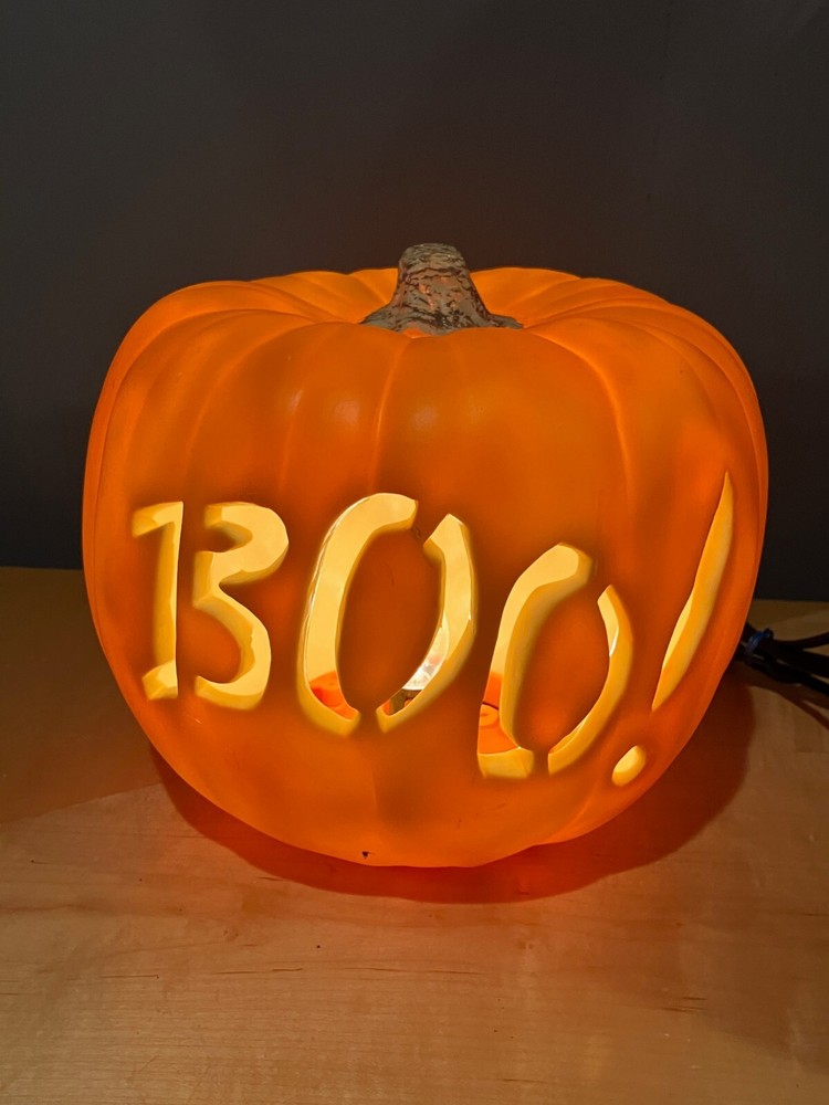 Vintage Hard Plastic Pumpkin "Boo"! Light