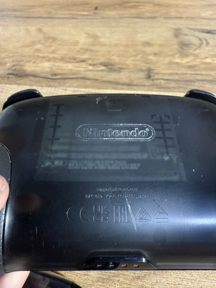 Nintendo Switch Pro Controller HAC-013 Black - W/ Charger