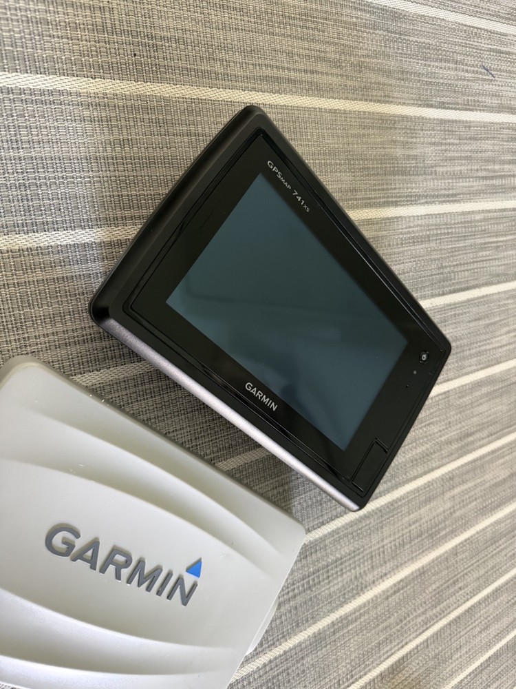 CLEAN - Garmin GPSmap 741XS GPS Sonar Fishfinder Chartplotter Display