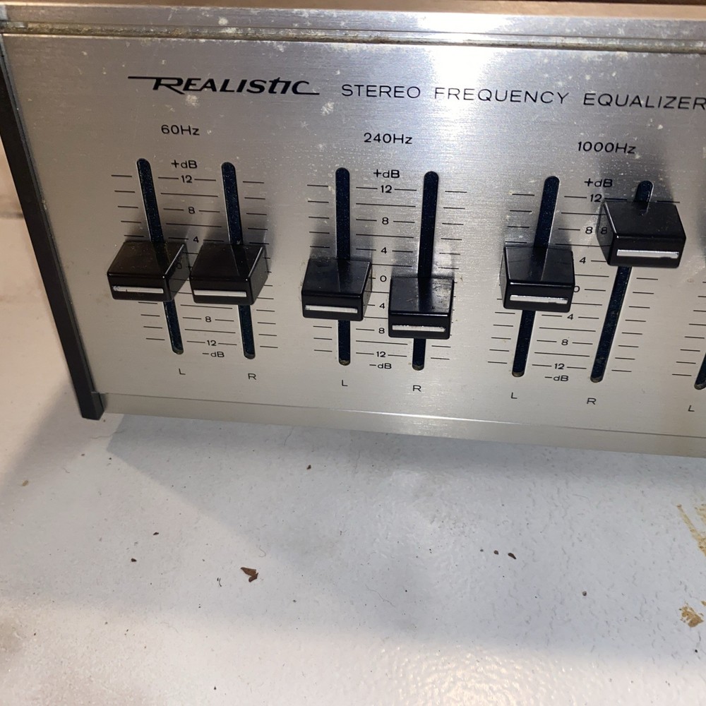 REALISTIC dual channel 5 band Stereo Frequency Equalizer Model #31-1987 Untested