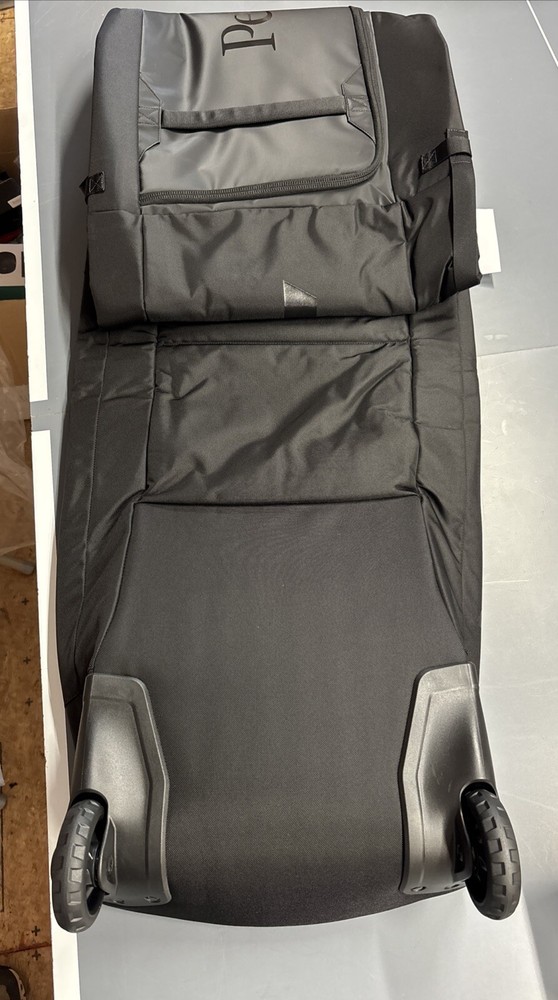 peak performance Vertical Ski Bag. Black. NWT. (G77933010).