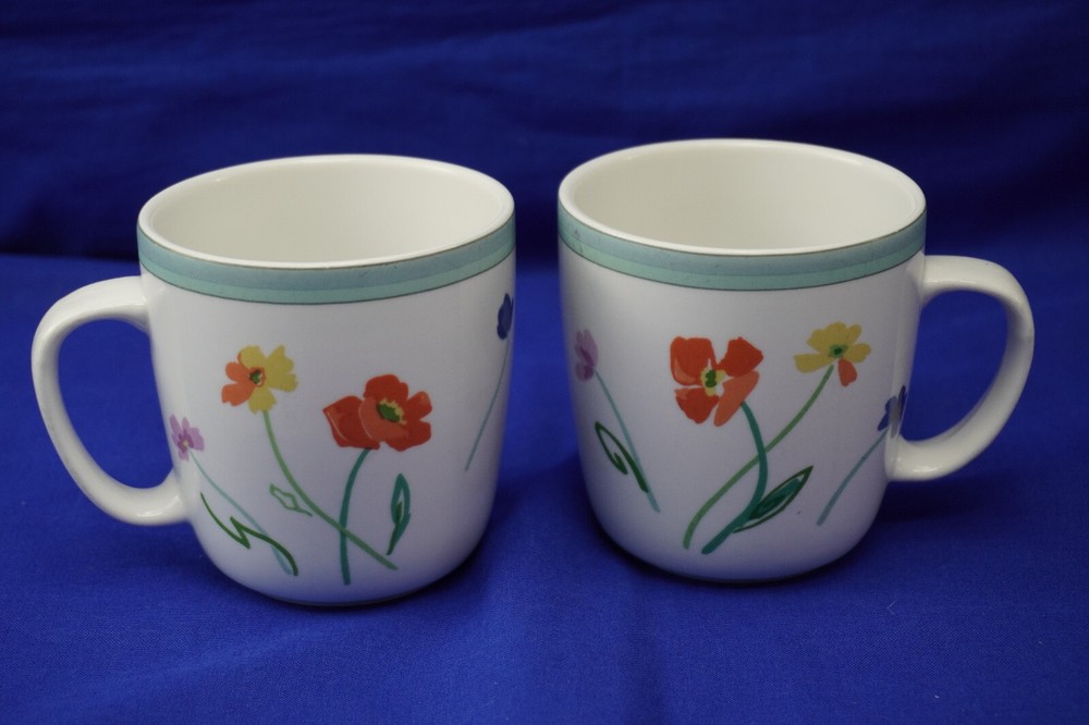 Mikasa Cache MN204 (2) MUGS, 3 3/8"      (B2)