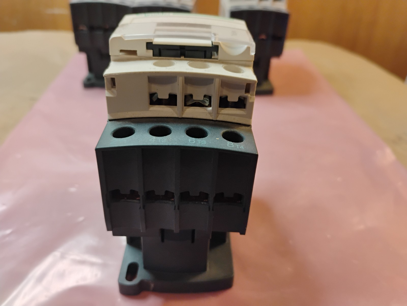 Scheider Electric LC1DT25 Contactor 220V 25A - Fast Ship