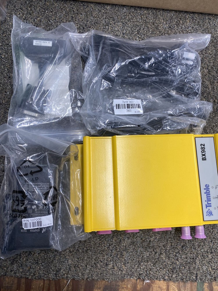 TRIMBLE BX982 SATCOM RECEIVER MULTI-CHANNEL MULTI-FREQUENCY GNSS 82878-05