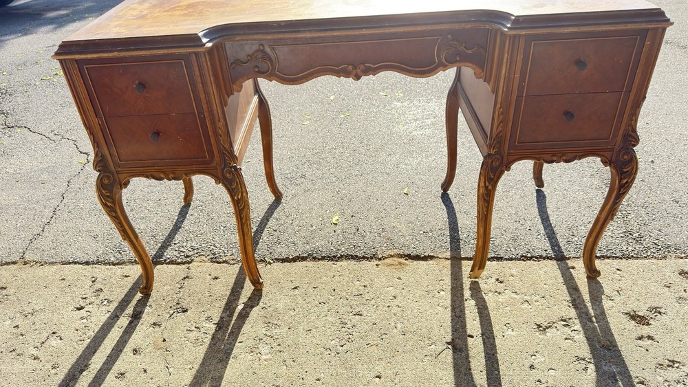 Antique vanity