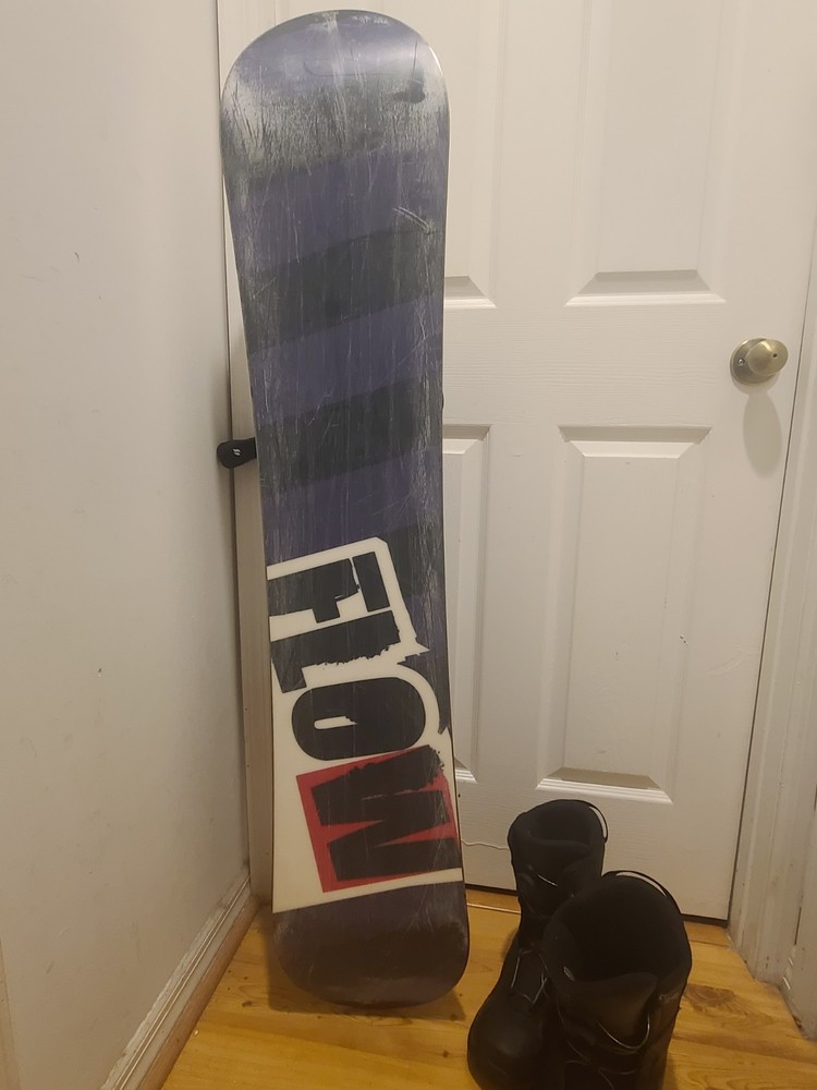 Flow Snowboard 132cm with Flow Bindings & Ride BOA Boots Size 7 Package
