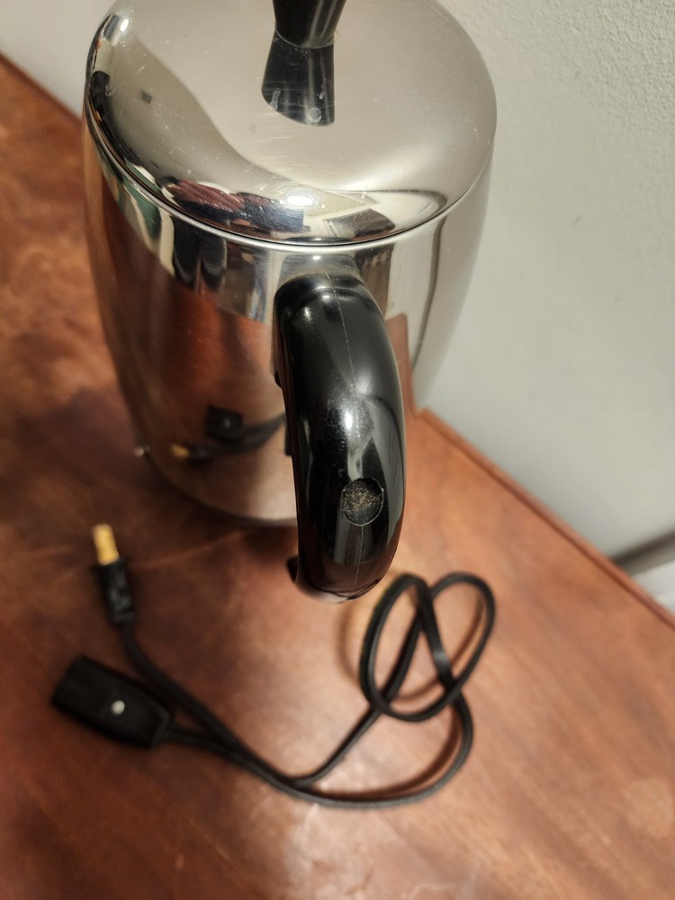 FARBERWARE 8 CUP SUPERFAST PERCOLATOR MODEL NO. 138B With Cord