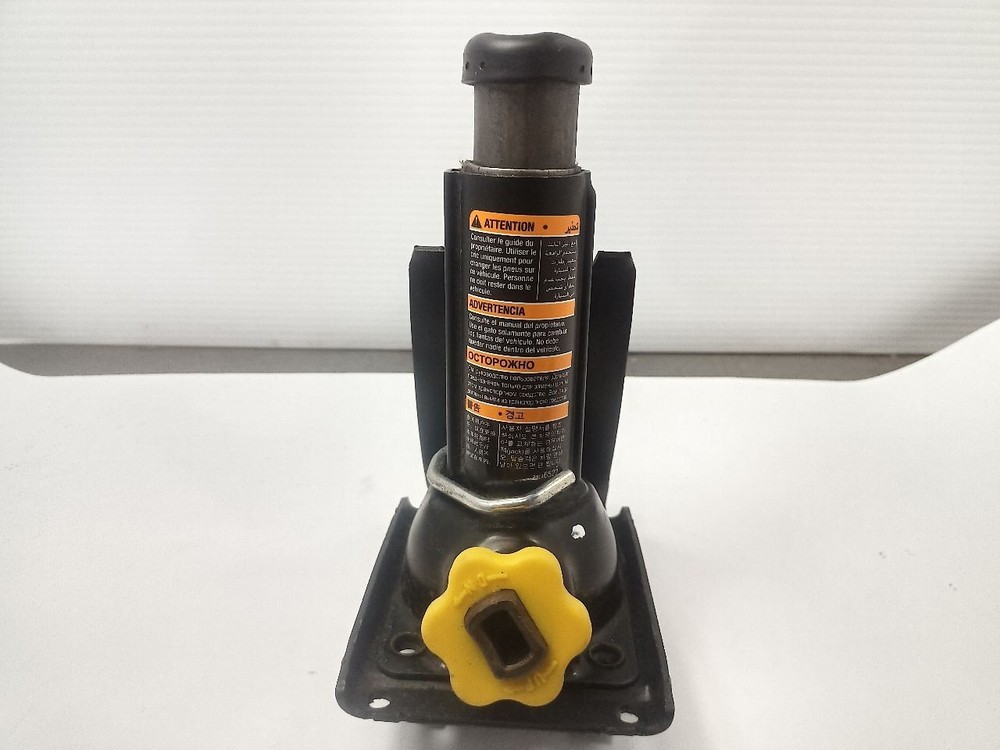 2015 SIERRA1500 Jack and Tools 12480498