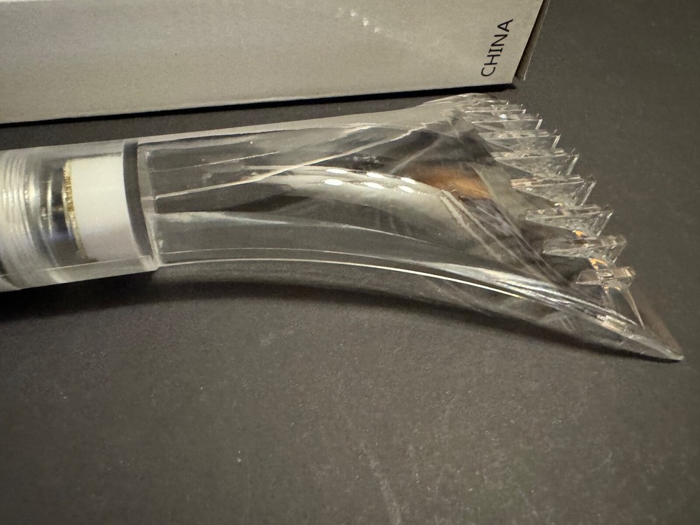 NEW! Mantle Buzz AUTO LIGHTED WINDSHIELD ICE & SNOW SCRAPER (Battery Operated)