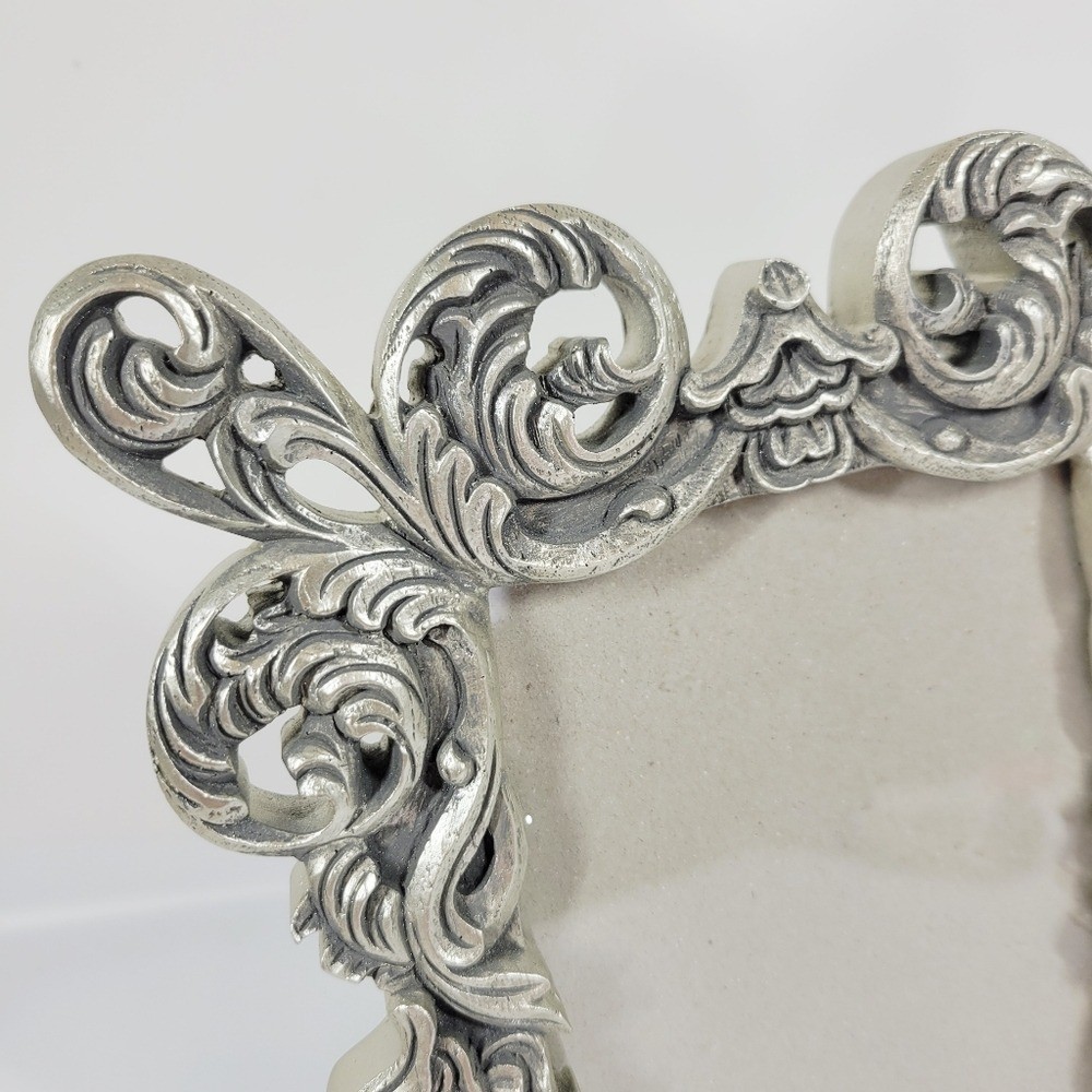 Drexel Heritage Ornate Silvertone 4x6 Tabletop Picture Frame