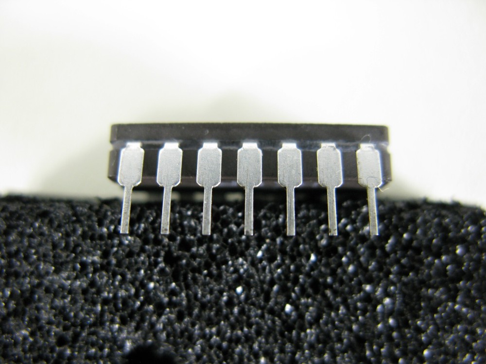 (1) MOTOROLA MC14541BAL CDIP-14 PROGRAMMABLE TIMER CHECK PICTURES "LEADS"