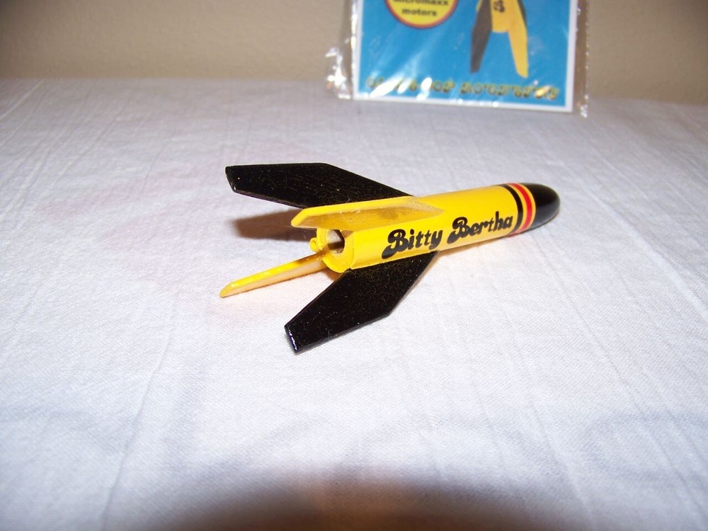 OLLIE-OOP BITTY BERTHA 4" Model Rocket, PRO- Built, Not Flown, NEW