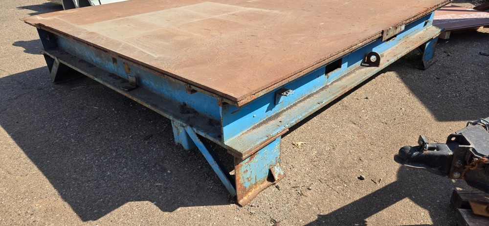 LAYOUT PLATE, WELDING TABLE, 9FT 6 X 9FT X 24" TALL, FLAT