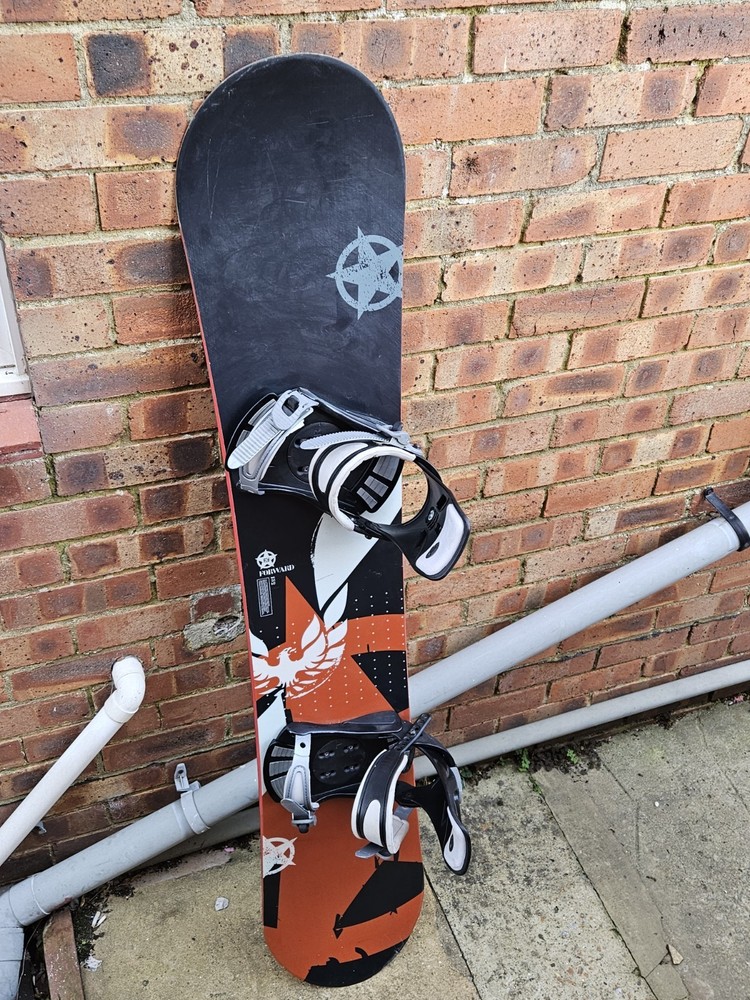 FORWARD 152 Snowboard With Snowpro Bindings (Large)