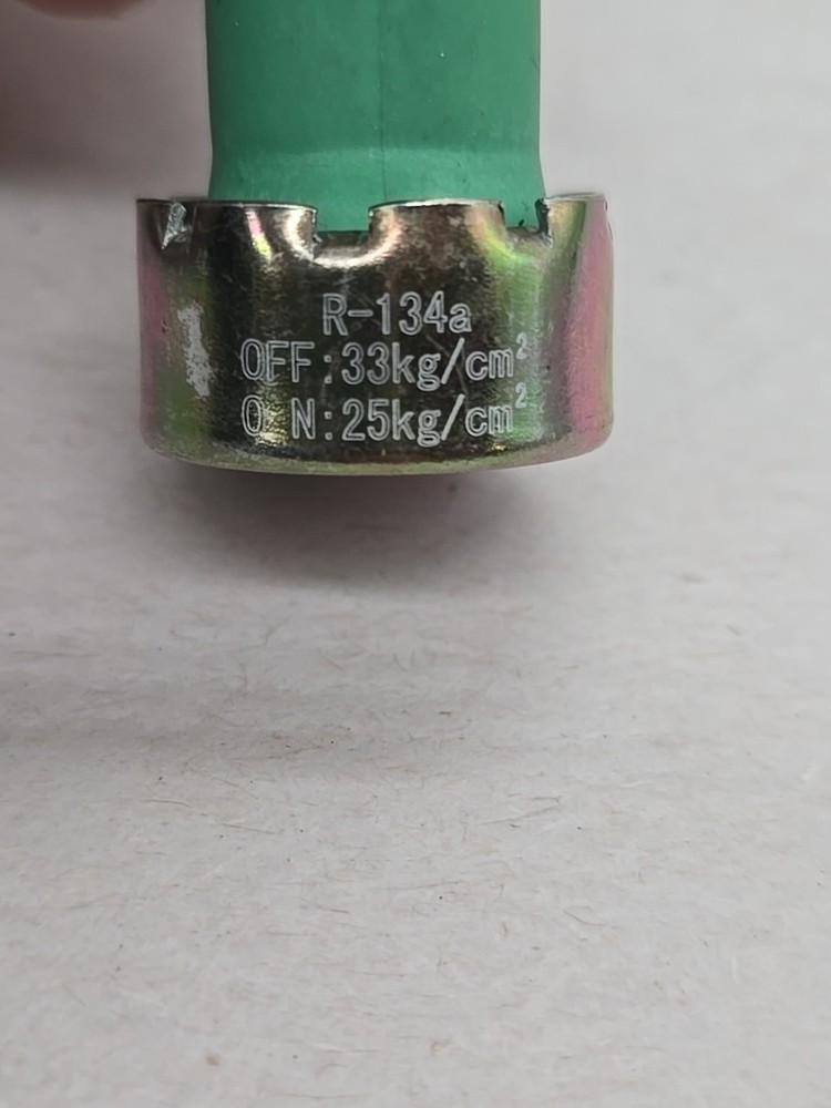 A/C Compressor Cut-Out Switch CARQUEST ABA1014