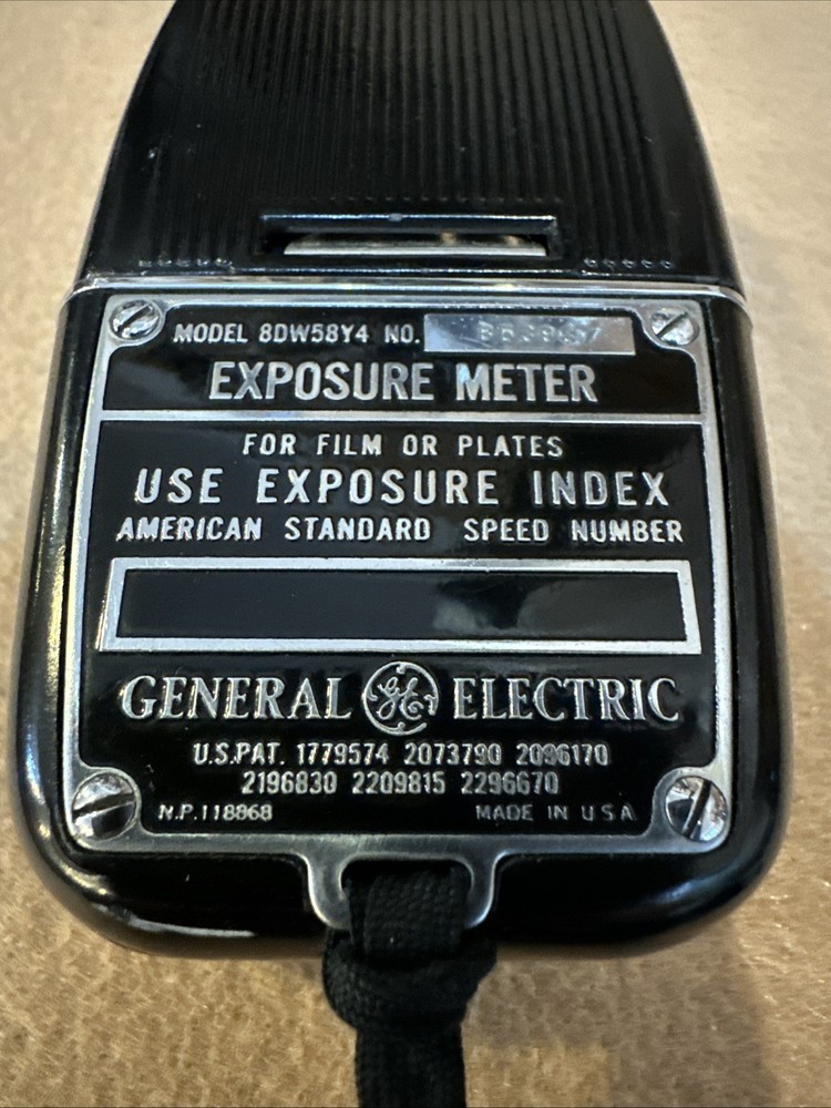 GENERAL ELECTRIC EXPOSURE LIGHT METER MODEL 8DW58Y4