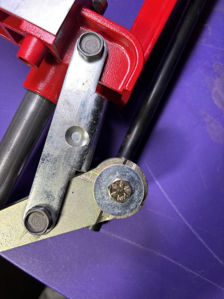 Lee Precision 905880 Breech Lock Challenger Press - Red