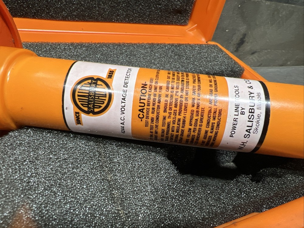 SALISBURY Model WHSCO 4344 Audio Visual AC VOLTAGE DETECTOR. Our #13