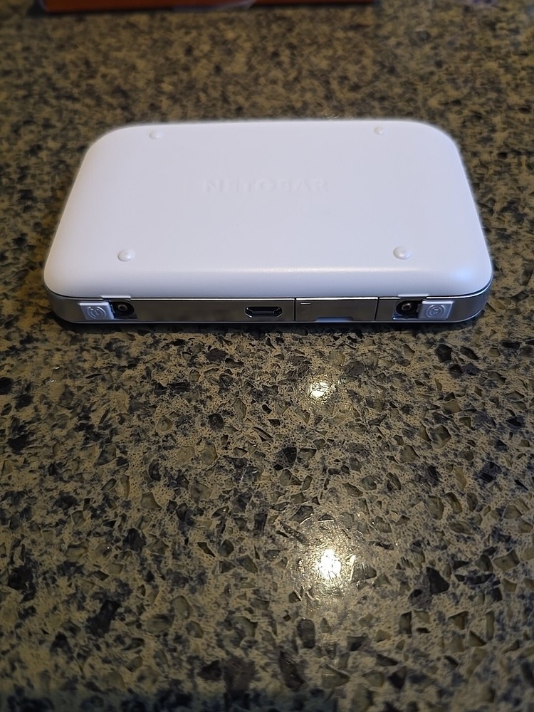 AT&T Unite(Netgear) Mobile Hotspot - White