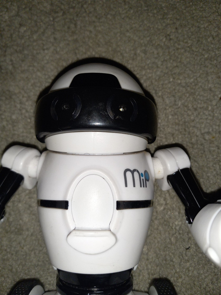 WowWee Mip Robot WHITE Interactive 0820 NO REMOTE