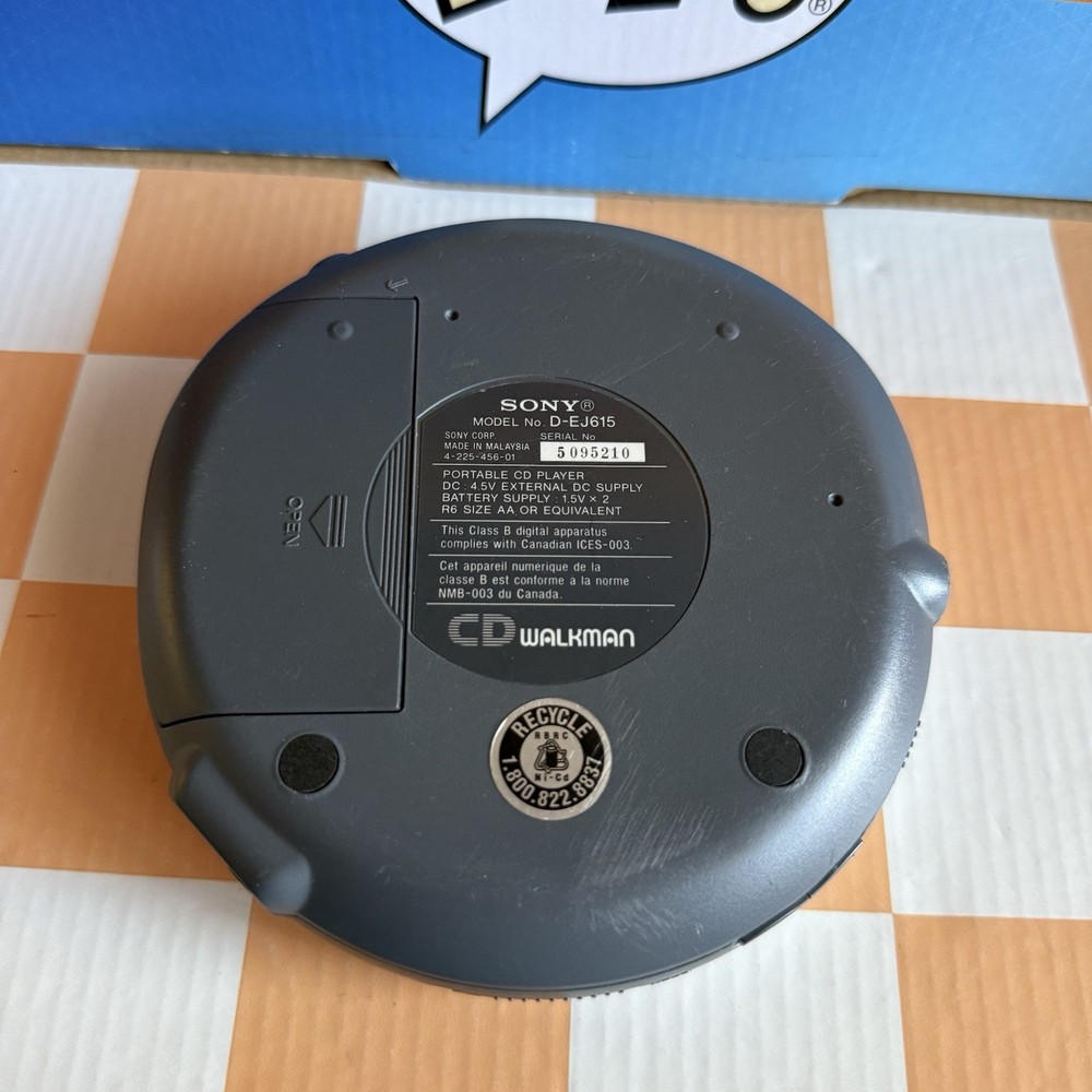 Sony Walkman Lot D-EJ106CK CD Player D-EJ615 Bundle (READ)
