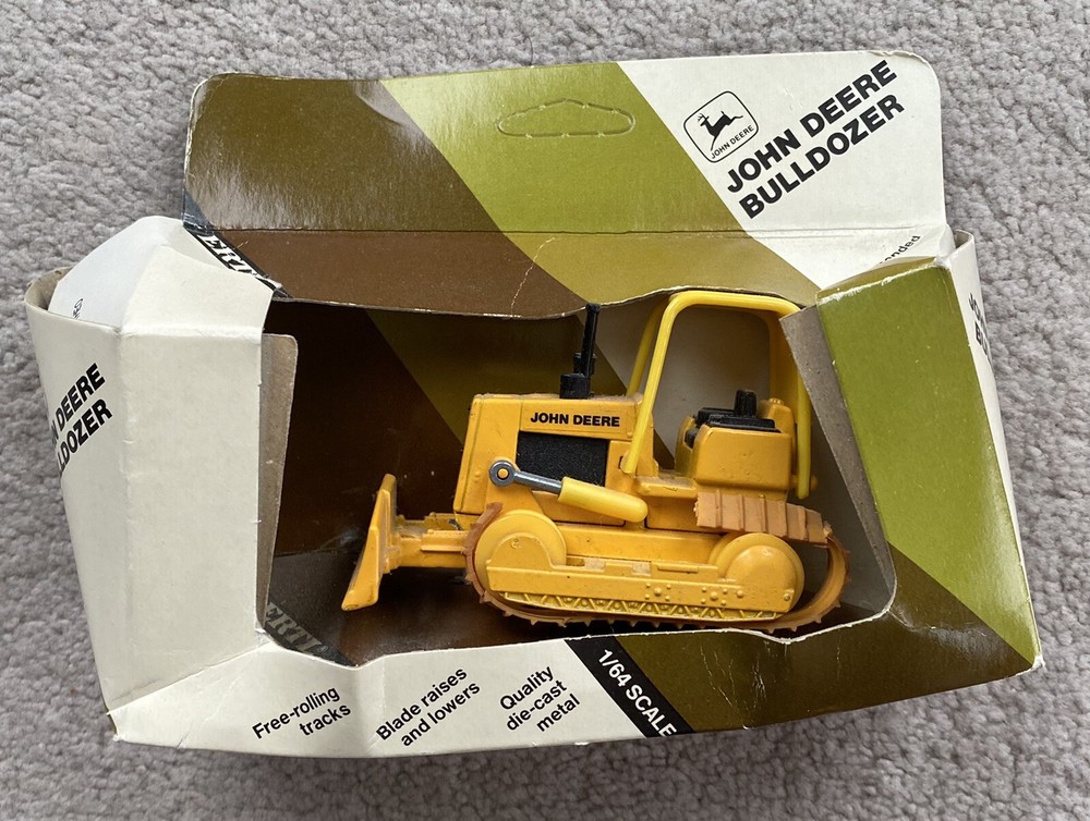 Ertl John Deere Bulldozer 1/64 Scale 568