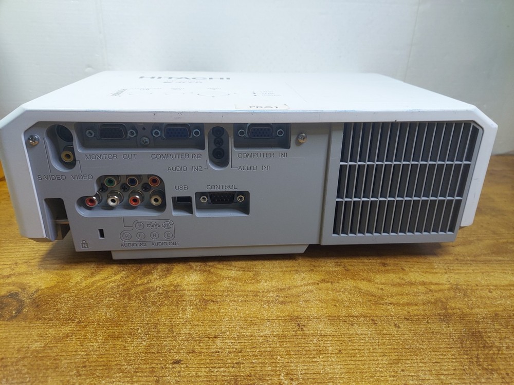 Hitachi CP-X3010 Projector 3LCD Digital