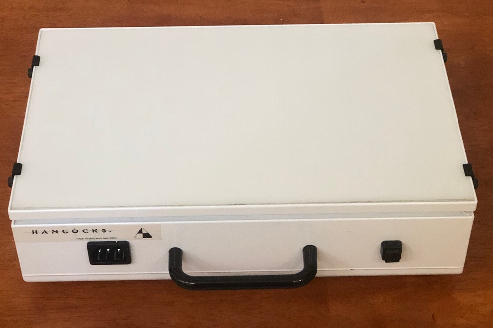 LIGHTBOX – Hancocks – UK / 240V