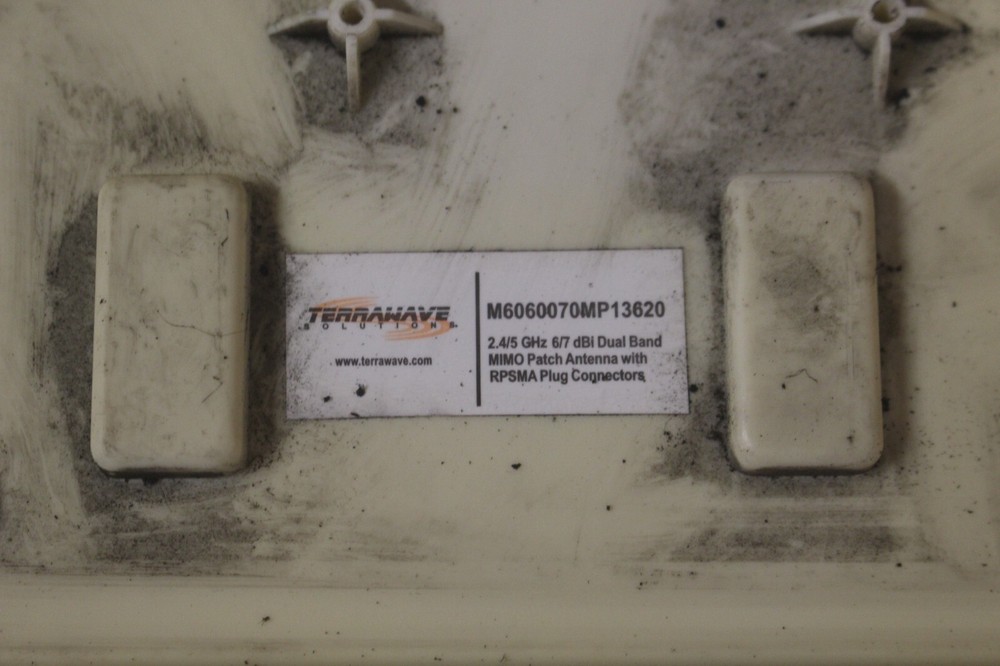 TerraWave M6060070MP13620 MIMO Patch Antenna