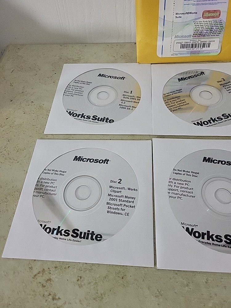 Microsoft Works Suite Software 2001 Disks 1 - 6 VINTAGE TECH (PC)