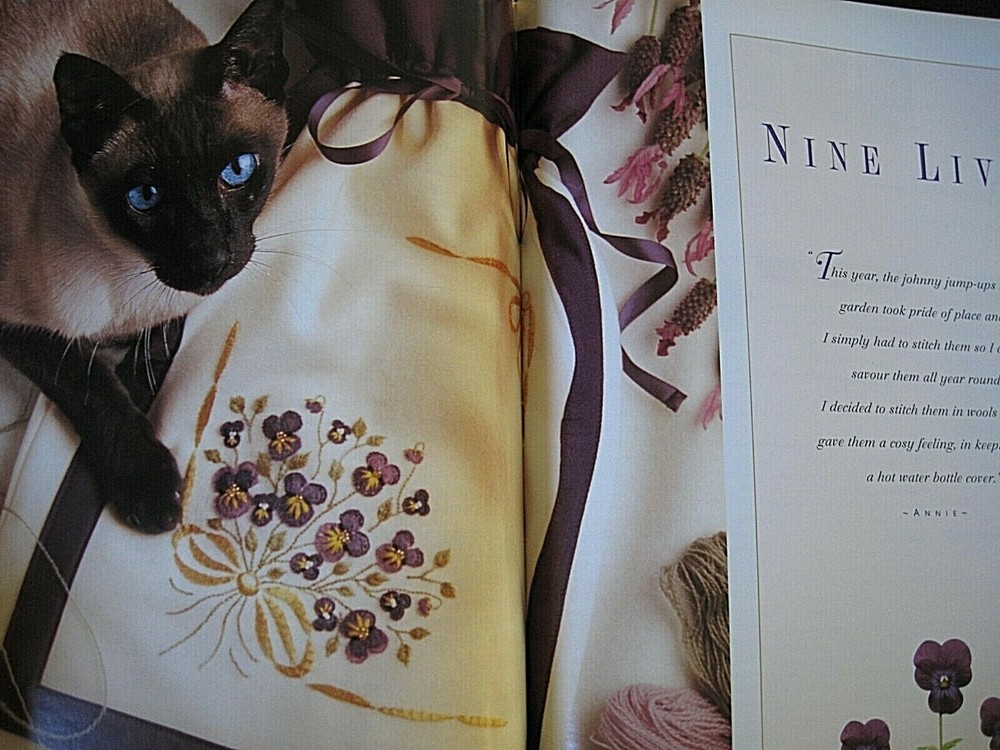 INSPIRATIONS - ISSUE NUMBER 25 - 2000 - FULL PATTERN SHEETS STILL ATTACHED