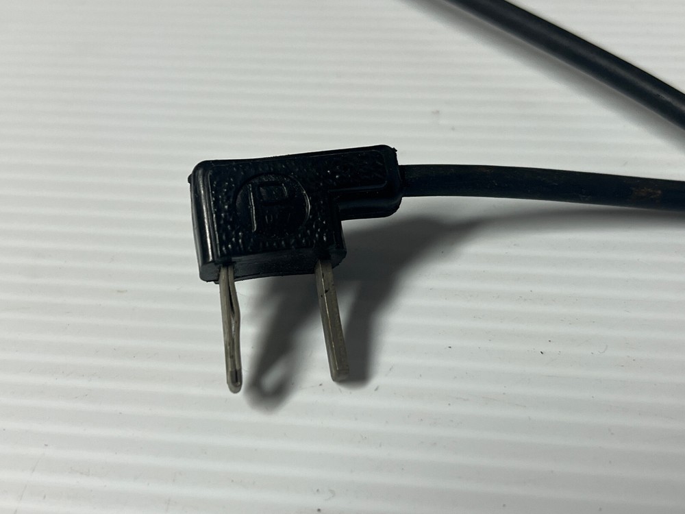 Vintage Flash power cord Profoto pc - coiled - used sync cable