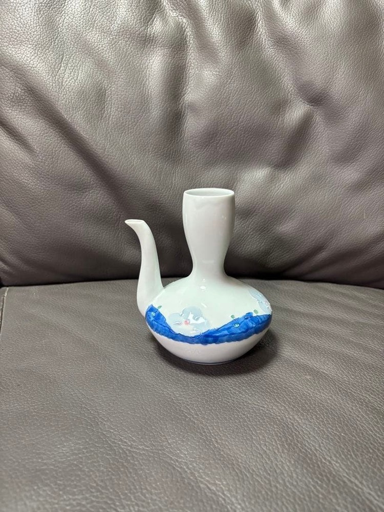 Jug, water pouring, sake cup