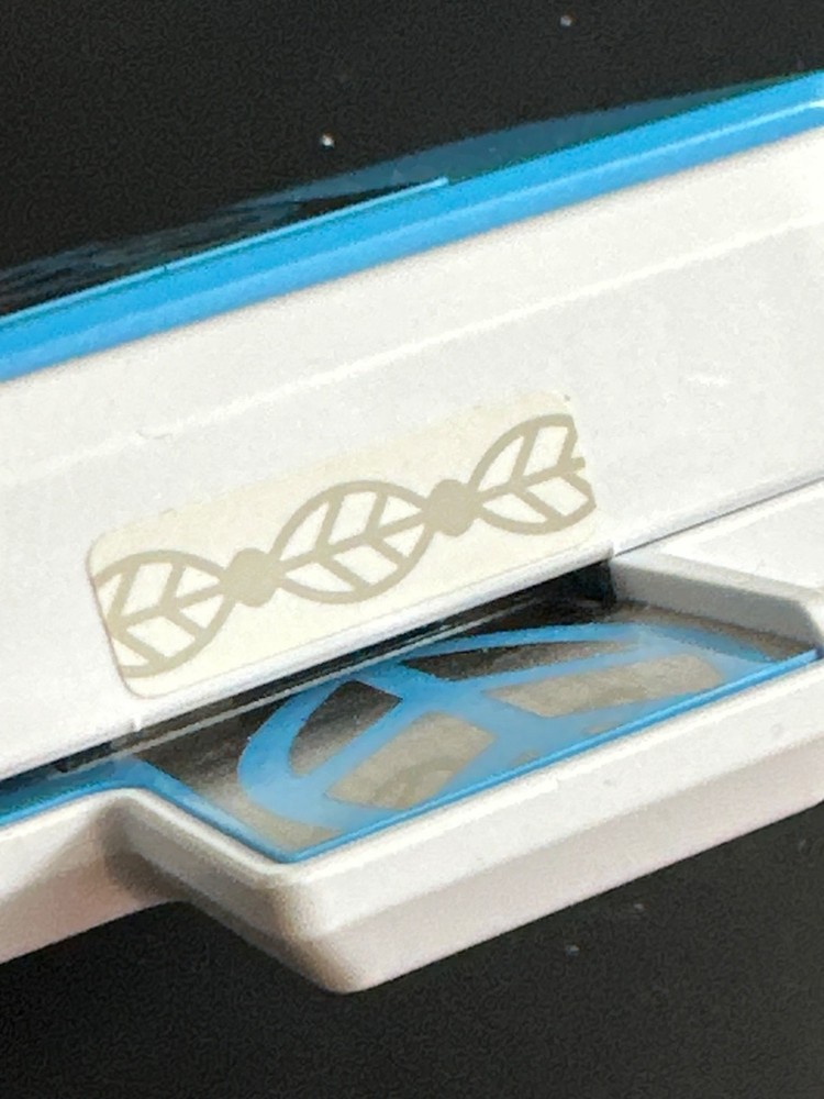 Creative Memories Leaf Decorative Border Punch