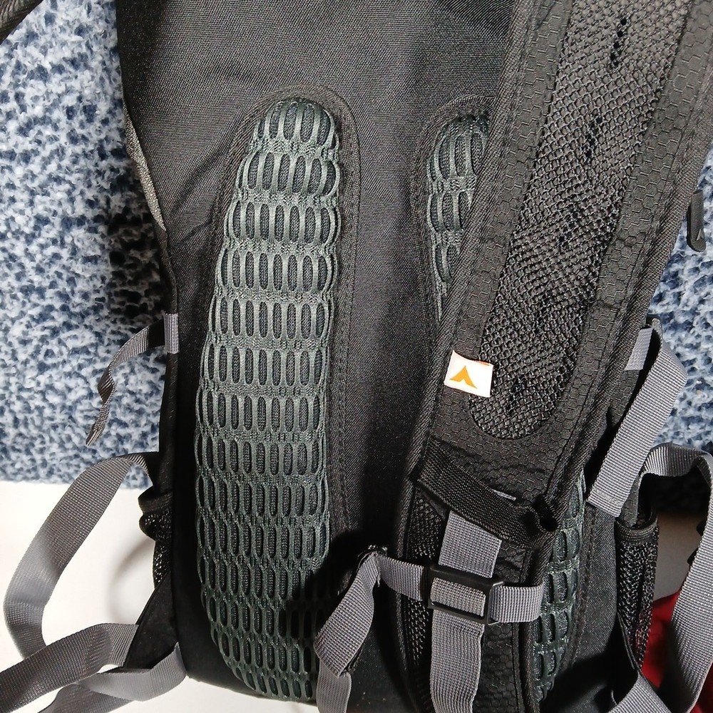 Teton Sports Hydration Pack & Attachment Rainfly for Model Fox5200 Backpack NEW