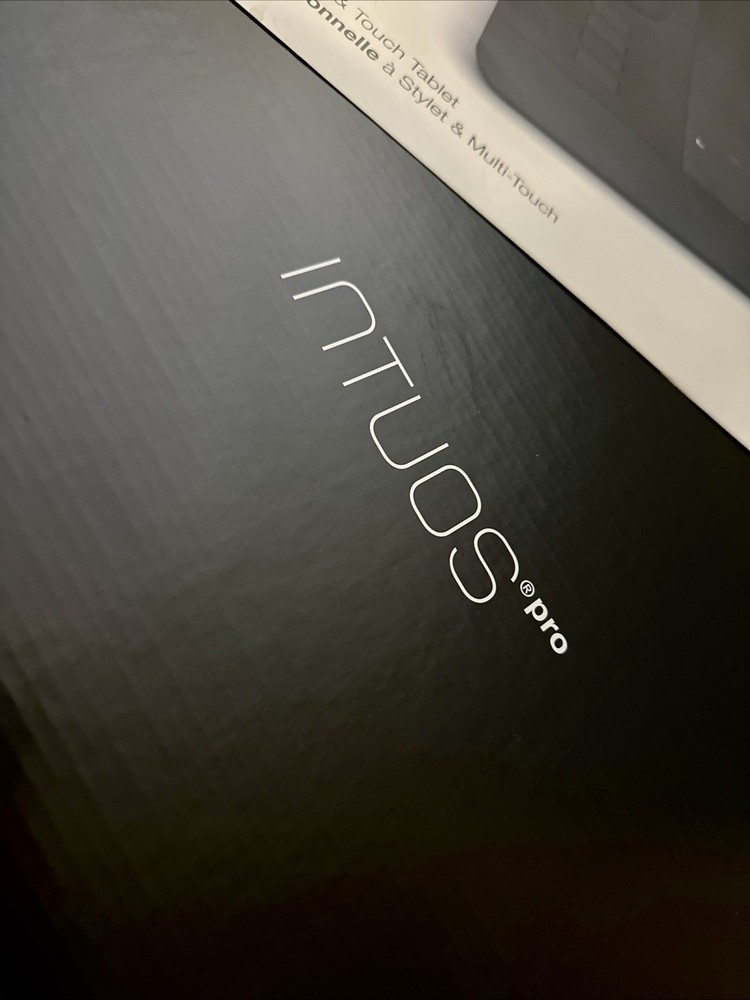 Wacom Intuos Pro Medium Digital Graphic Drawing Tablet - Black