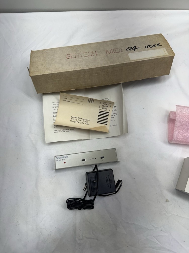 Sentech MIDI 24 Thru Box