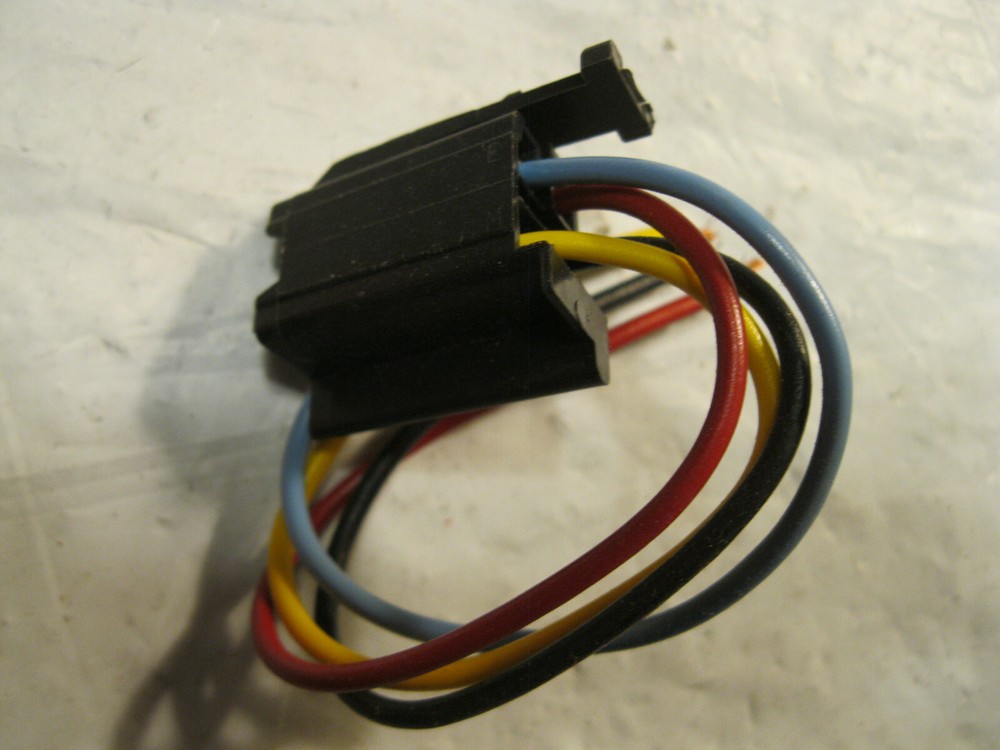 Radio Power Connector Standard S-530