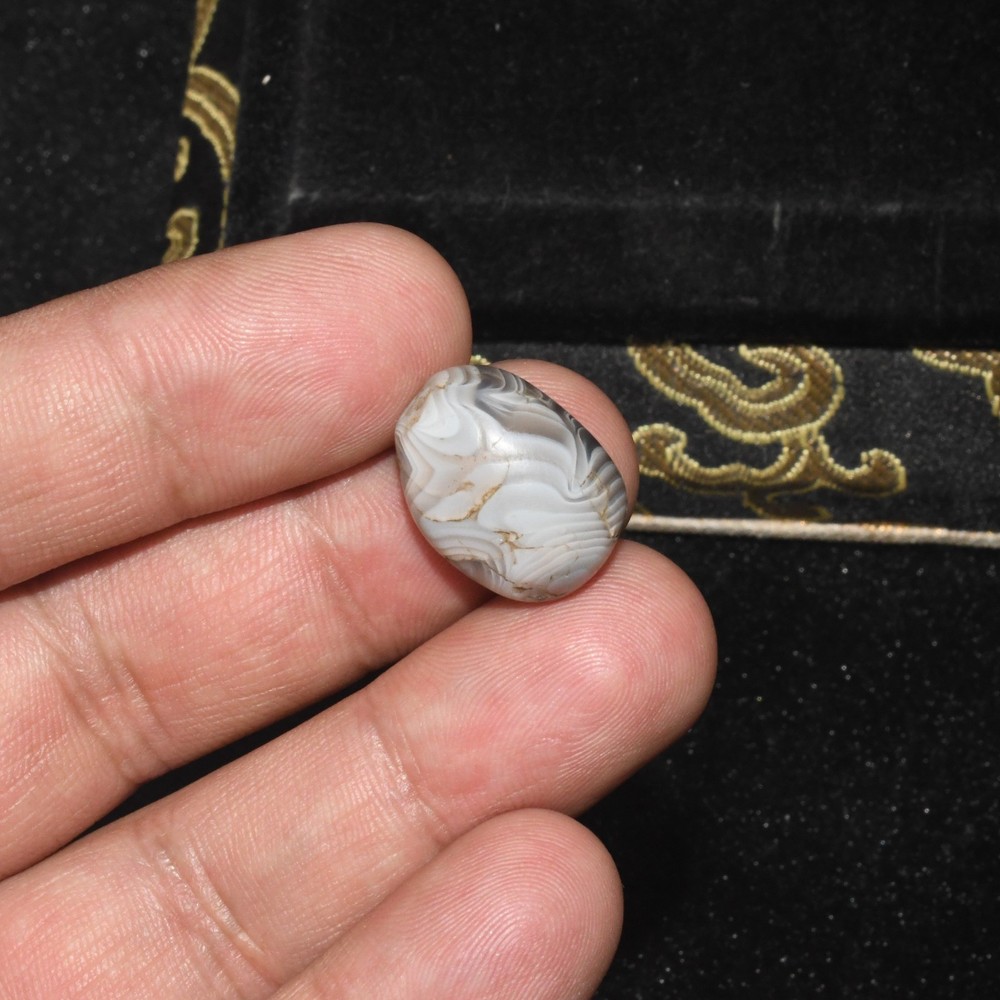 Authentic Ancient Tibetan Himalayan Banded Agate Stone Dzi Bead