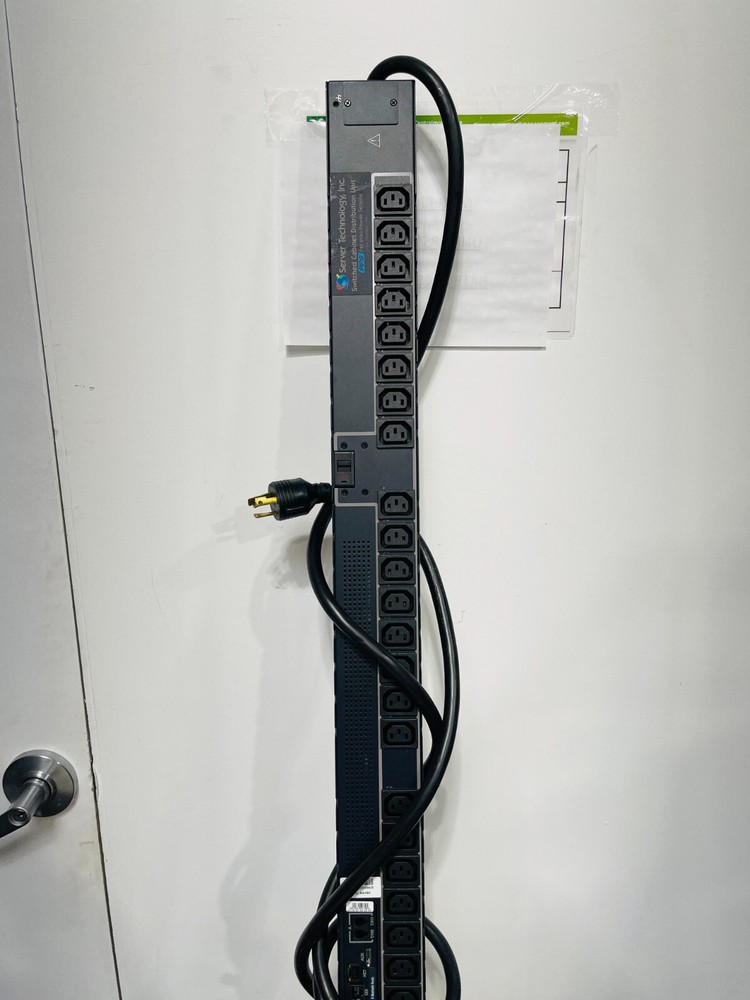 Server Technology STV-4301C Switched PDU - 5.0kW / USED