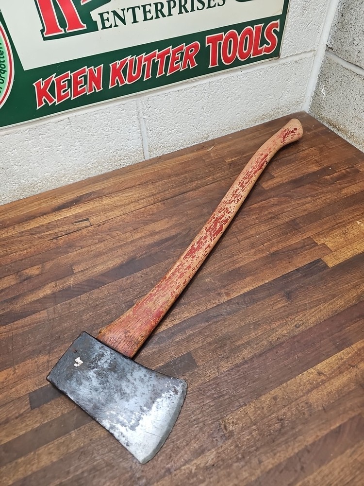 R32- 2 lb 15 oz Boys Axe USER unmarked - PLUMB?