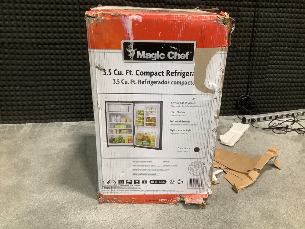 Magic Chef 3.5 Cu. Ft. Compact Refrigerator (Black) MCBR350B2 ✅ 🇺🇸
