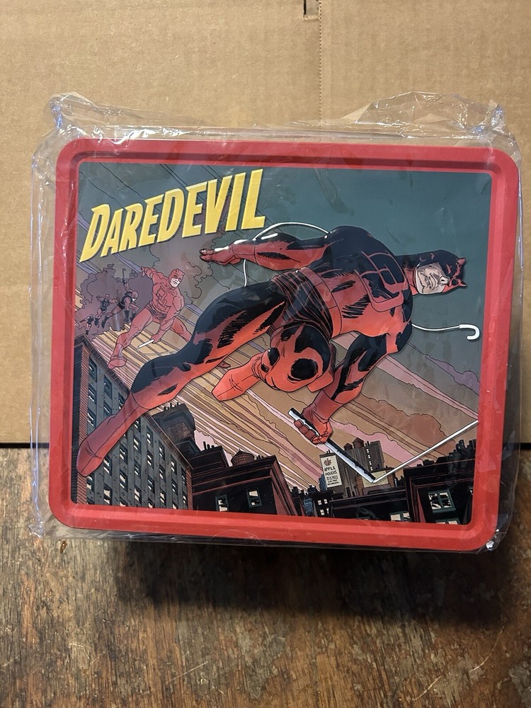 DAREDEVIL LUNCHBOX w/ THERMOS! NEW!