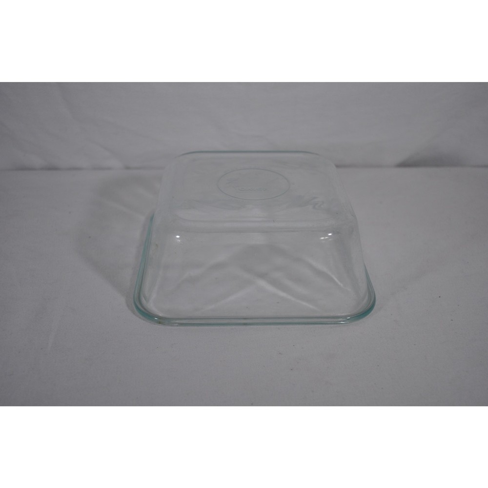 Pyrex 4 cup dish #8604 square baking dish