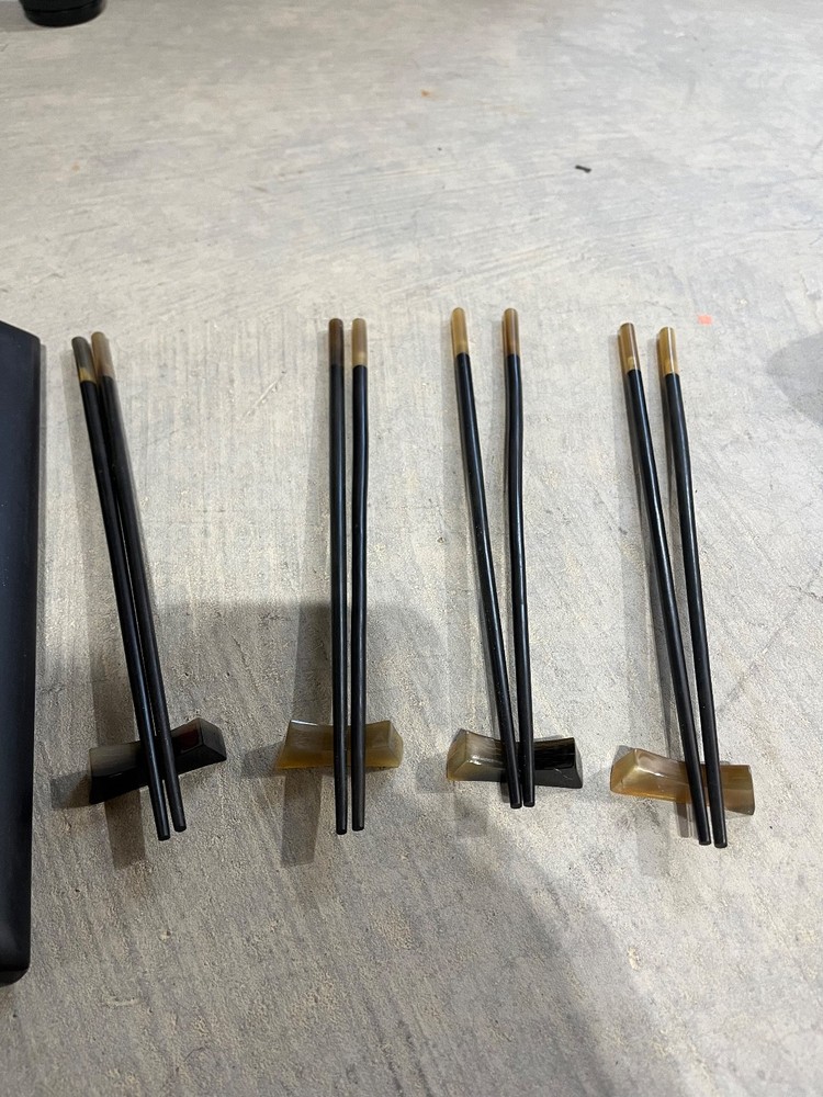 4 pairs thai chopsticks with rests and case