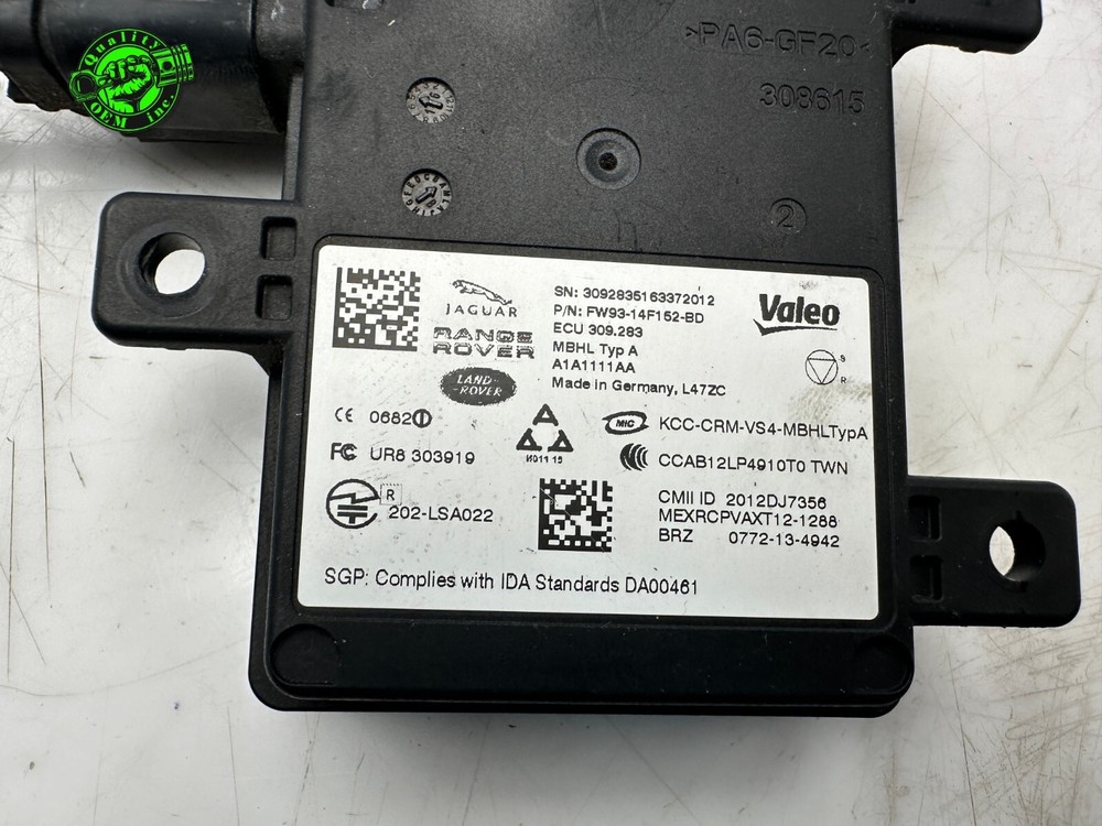 2016-2020 JAGUAR XE XF F-PACE REAR LEFT / RIGHT BLIND SPOT SENSOR CONTROL MODULE