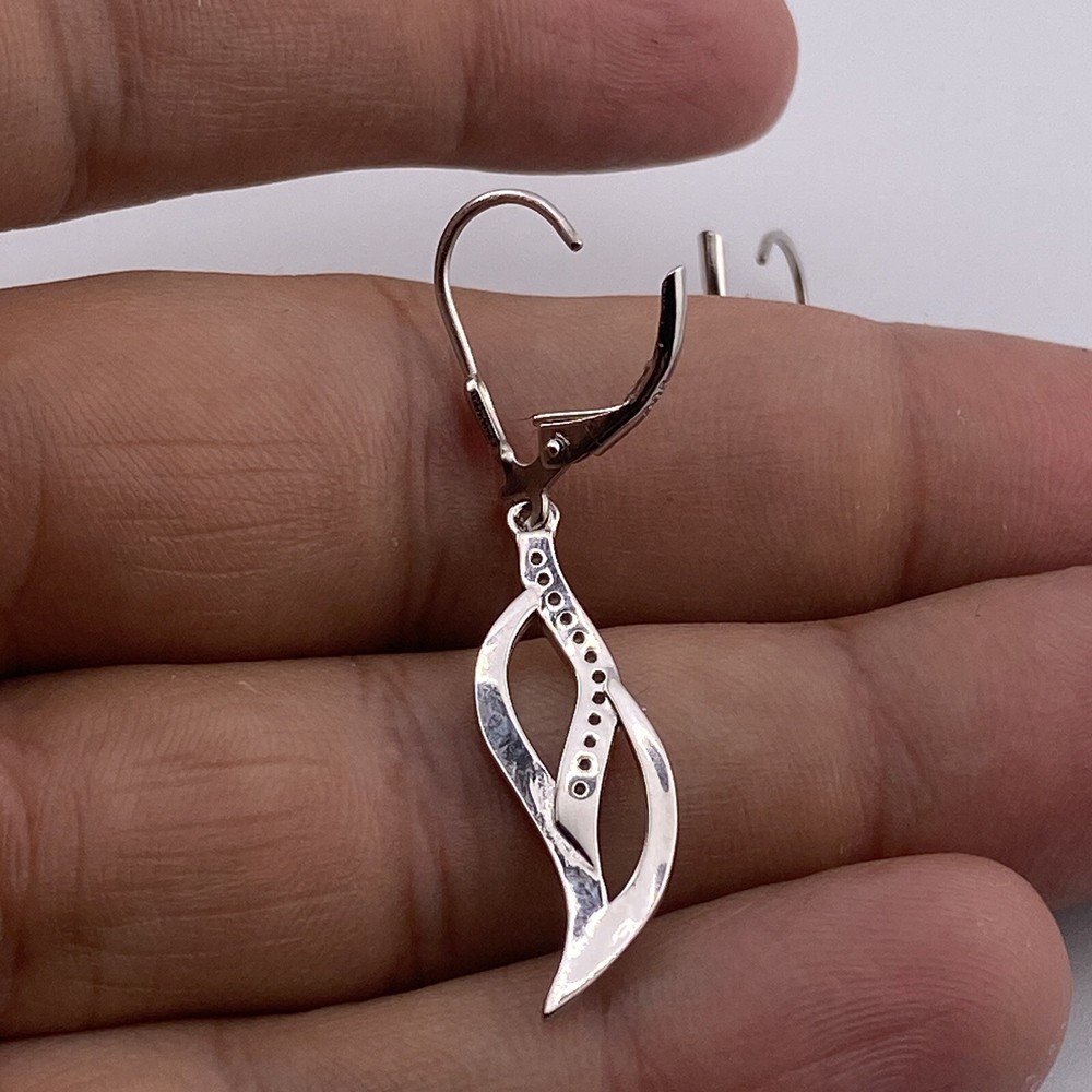 Leaf Shaped Design Extraordinary Beautiful Sterling Silver925 Ladies Earring