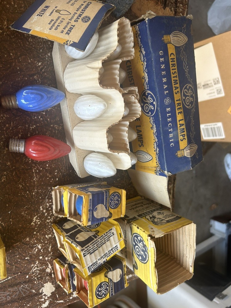 Lot Vintage Christmas Light Bulbs Mixed GE.