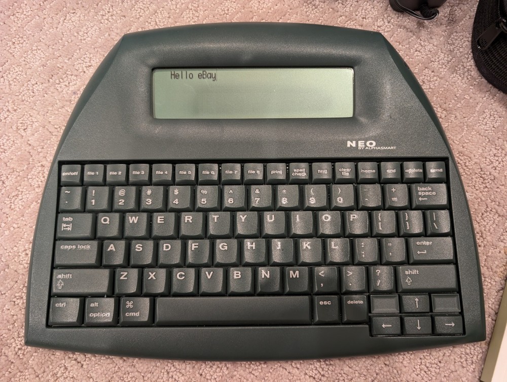 AlphaSmart NEO Word Processor COMPLETE w/ OEM Case, Manual, Power Adapter