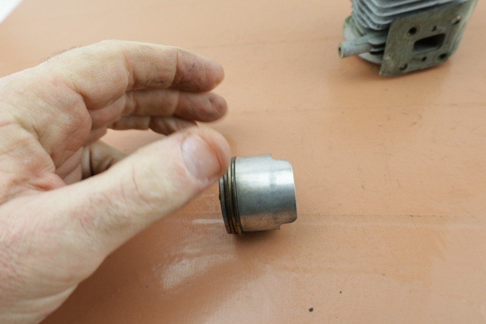 Yard-Man YM290 Blower OEM Cylinder & Piston